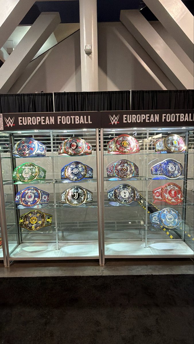 FrancoPanizo's tweet image. They had belts of some European clubs, but no MLS teams.

The Miami Hurricanes also had a belt. 

#InterMiamiCF #Messi