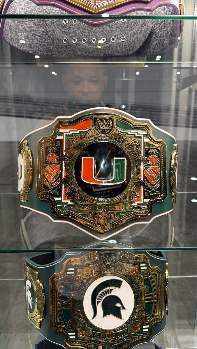 FrancoPanizo's tweet image. They had belts of some European clubs, but no MLS teams.

The Miami Hurricanes also had a belt. 

#InterMiamiCF #Messi