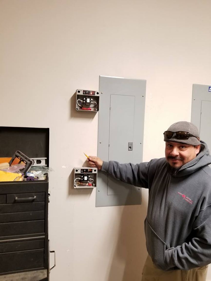 4Repair's tweet photo. Keep your home or business running smoothly with our expert electricians! From repairs to upgrades, we handle every job safely and efficiently. Contact us today for dependable, professional service! #Electrician
https://t.co/EidcvRveZ2 https://t.co/3cfp2QDOeX