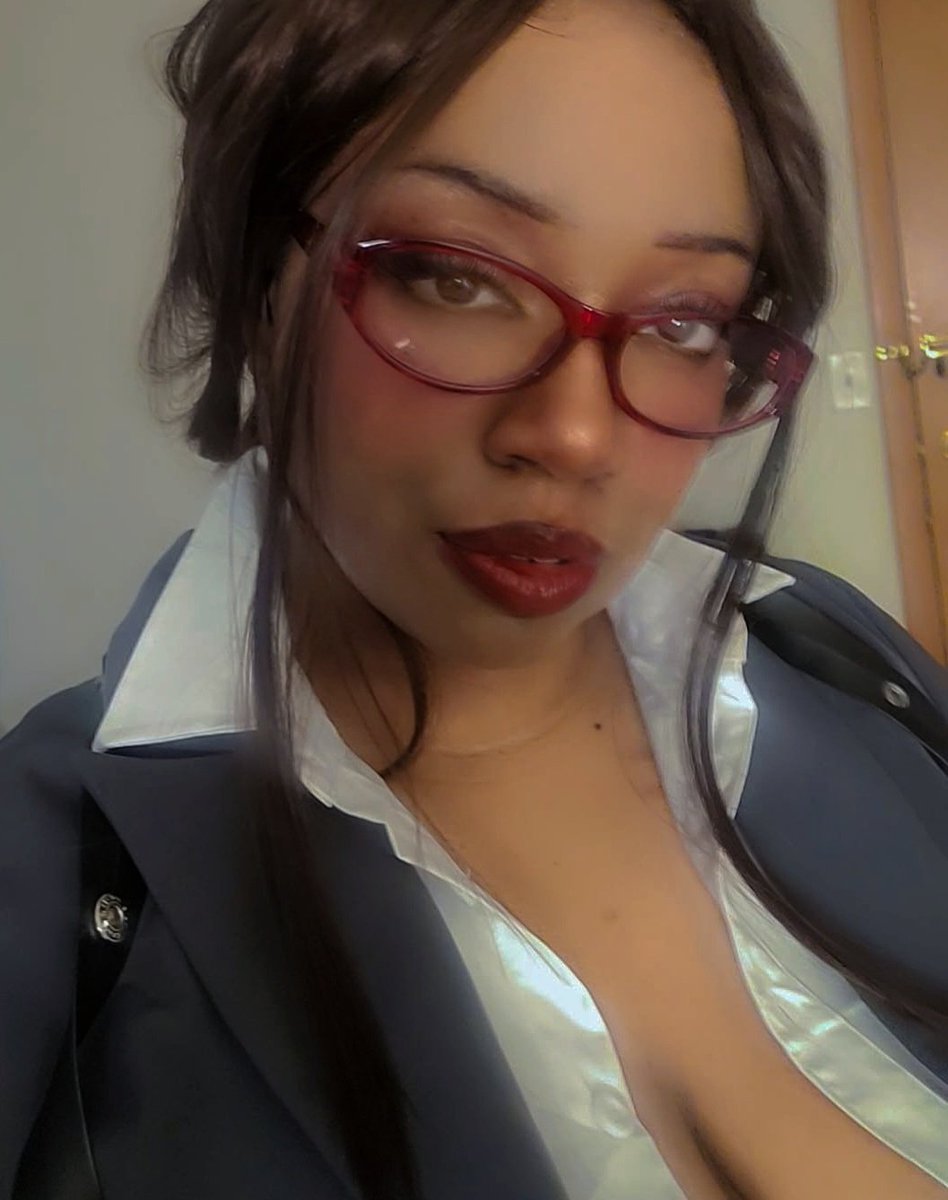 Bia w/ a bob♥️💋 RE9 tweet media