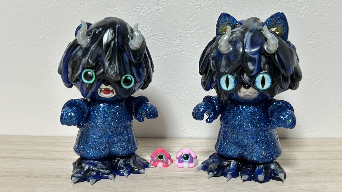 yuu_sofsof's tweet image. 僕が大好きなブルーラメのどろりんモモタローをお迎えできました！超カッコいい🤩(モモはギリでした💦嬉しい🙌)

どろりんに寄生しツノが生え、足先まで獣のよう…🐾✨

レコードやアイテム、ちびどろりんもとってもかわいいです〜🤗
#ソフコン #FunkyGeek  #mon