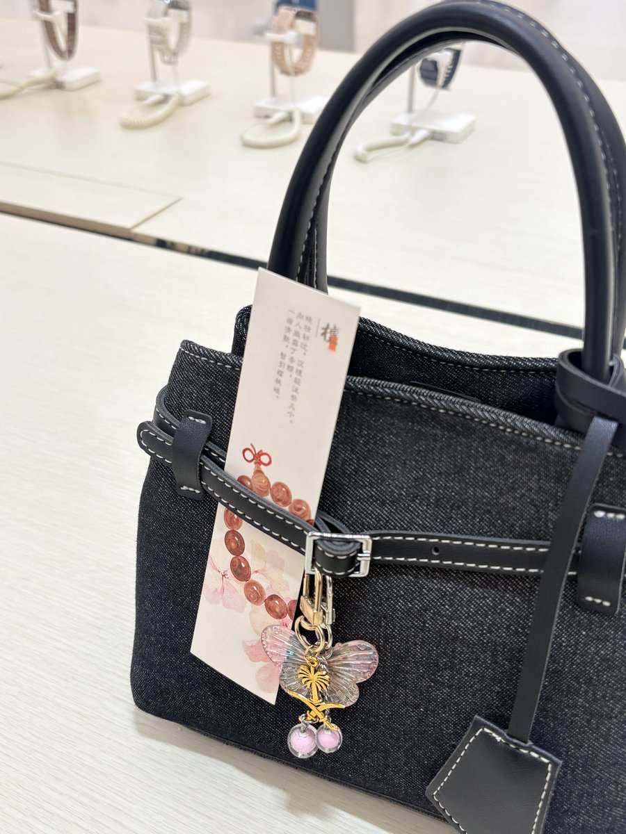 lan talks tweet media