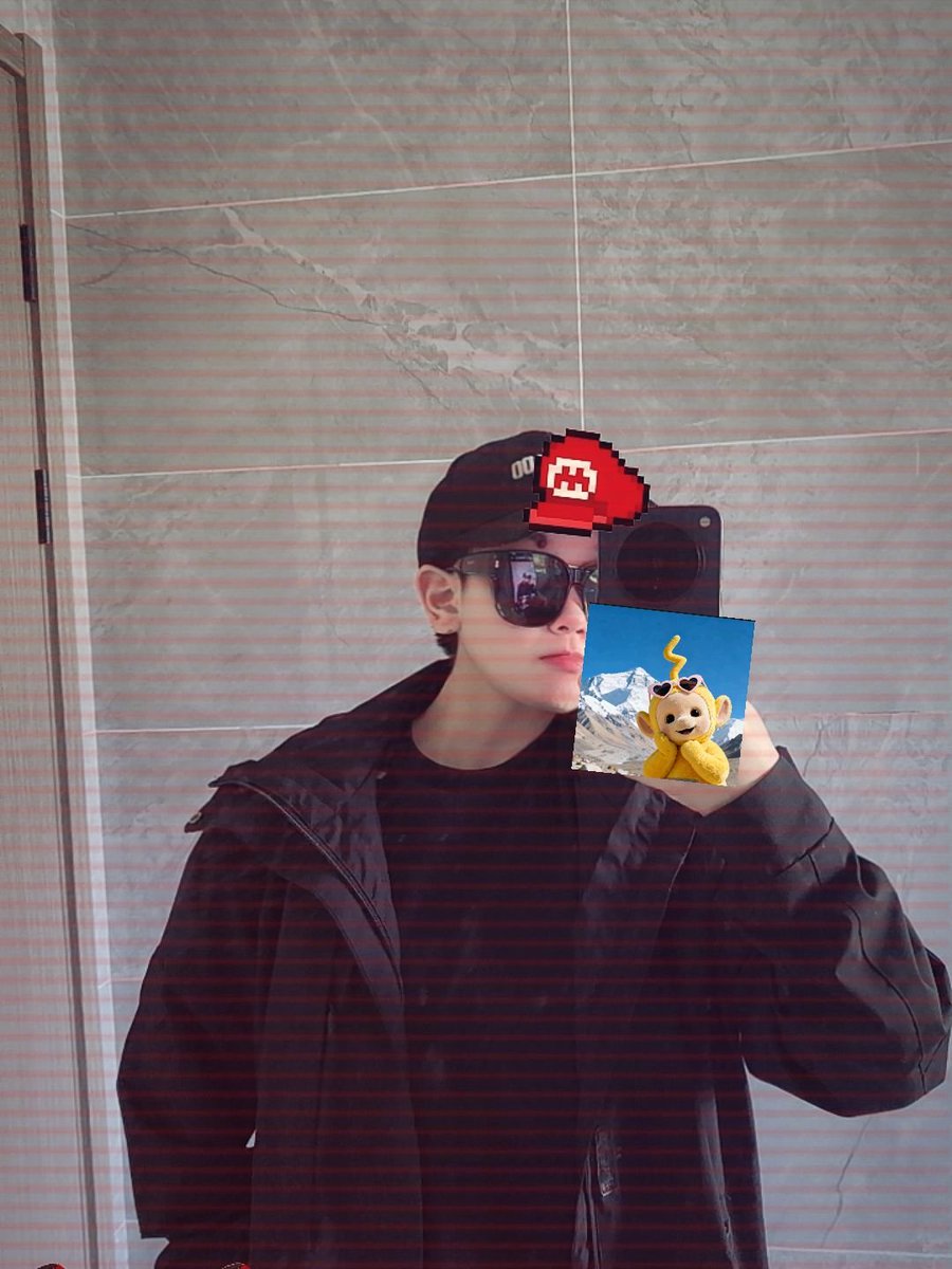 困 tweet media