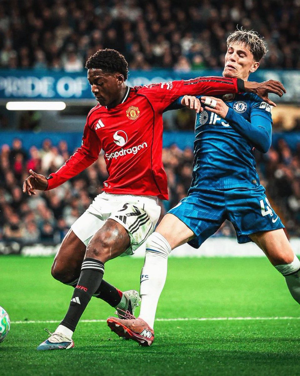 UTD_Seth001's tweet photo. 🚨🎙️ Sir Alex Ferguson on Kobbie Mainoo’s contract at Manchester United:

“The lad has been exceptional. I watched him coming through and knew he was special. Sorting his contract should’ve been a priority, so I’m glad it’s done — he deserves every bit of it.

You compare him to players like Andrés Iniesta, Rodri or Jude Bellingham — at 21, Mainoo is already playing with more composure and authority.

Even the so-called legends from FC Barcelona and Liverpool FC — Xavi Hernandez, Sergio Busquets, Steven Gerrard — weren’t doing this at his age.

He’s controlling games like a veteran already. If he keeps this up, United must build everything around him.”

{@MailSport }