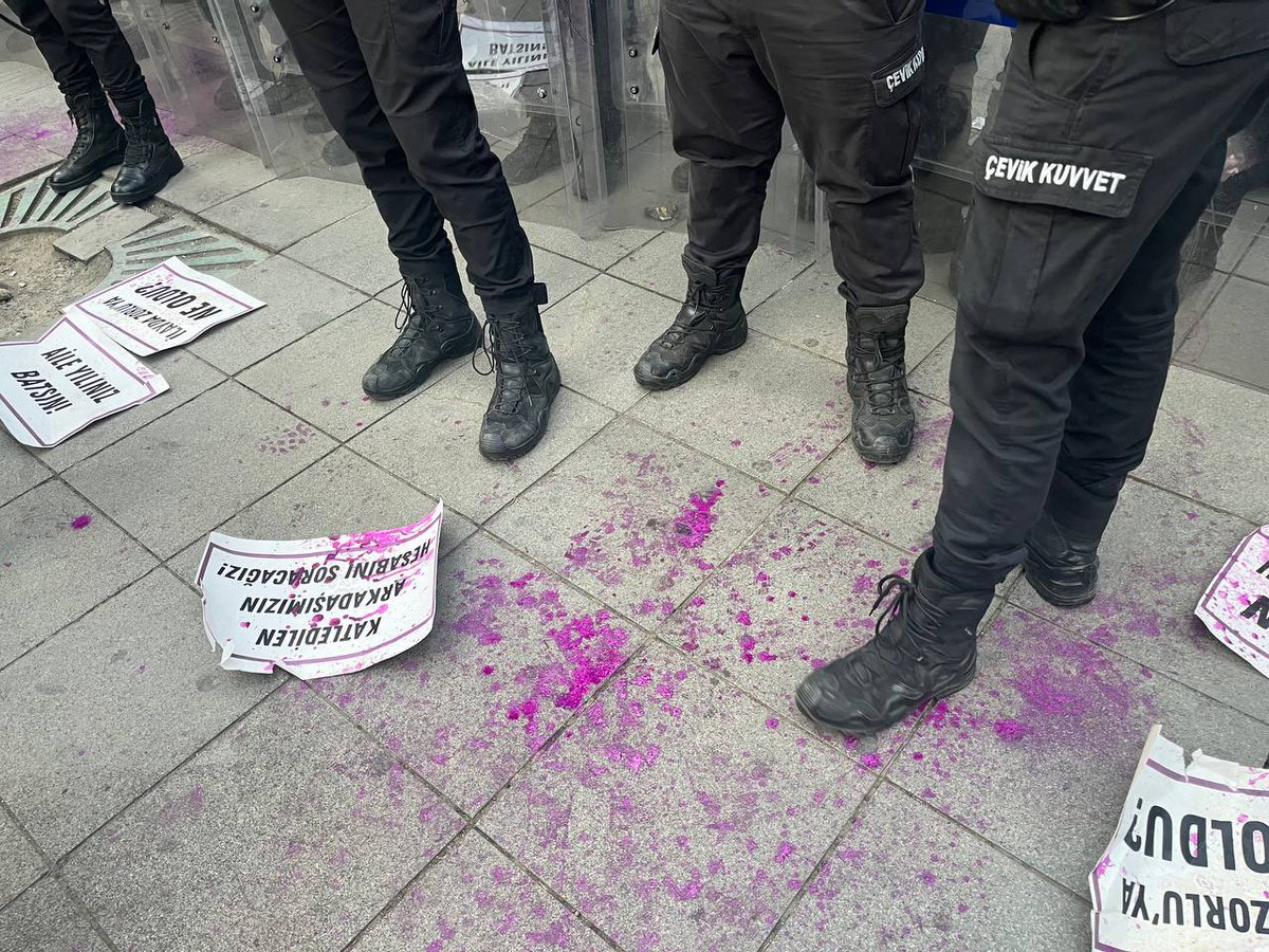 🟣 Aile yılınız batsın, katledilen kadınların hesabını soracağız!

Ankara - Yüksel Caddesi