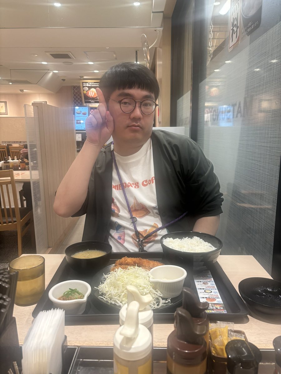 グータン森山 tweet media