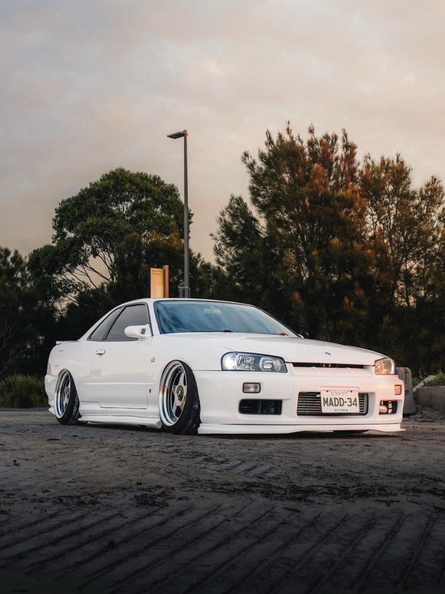 joestar170's tweet image. Slide white #JDM
