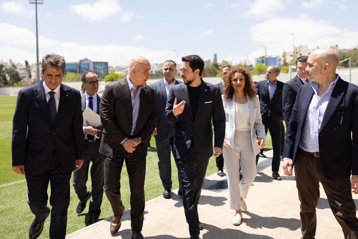RHCJO's tweet image. His Royal Highness Crown Prince Al Hussein inspects the recently established Nashama Training Centre at Al Hussein Youth City, which comprises a medical clinic, recovery room, fitness centre, and facilities for athletes.
#Jordan