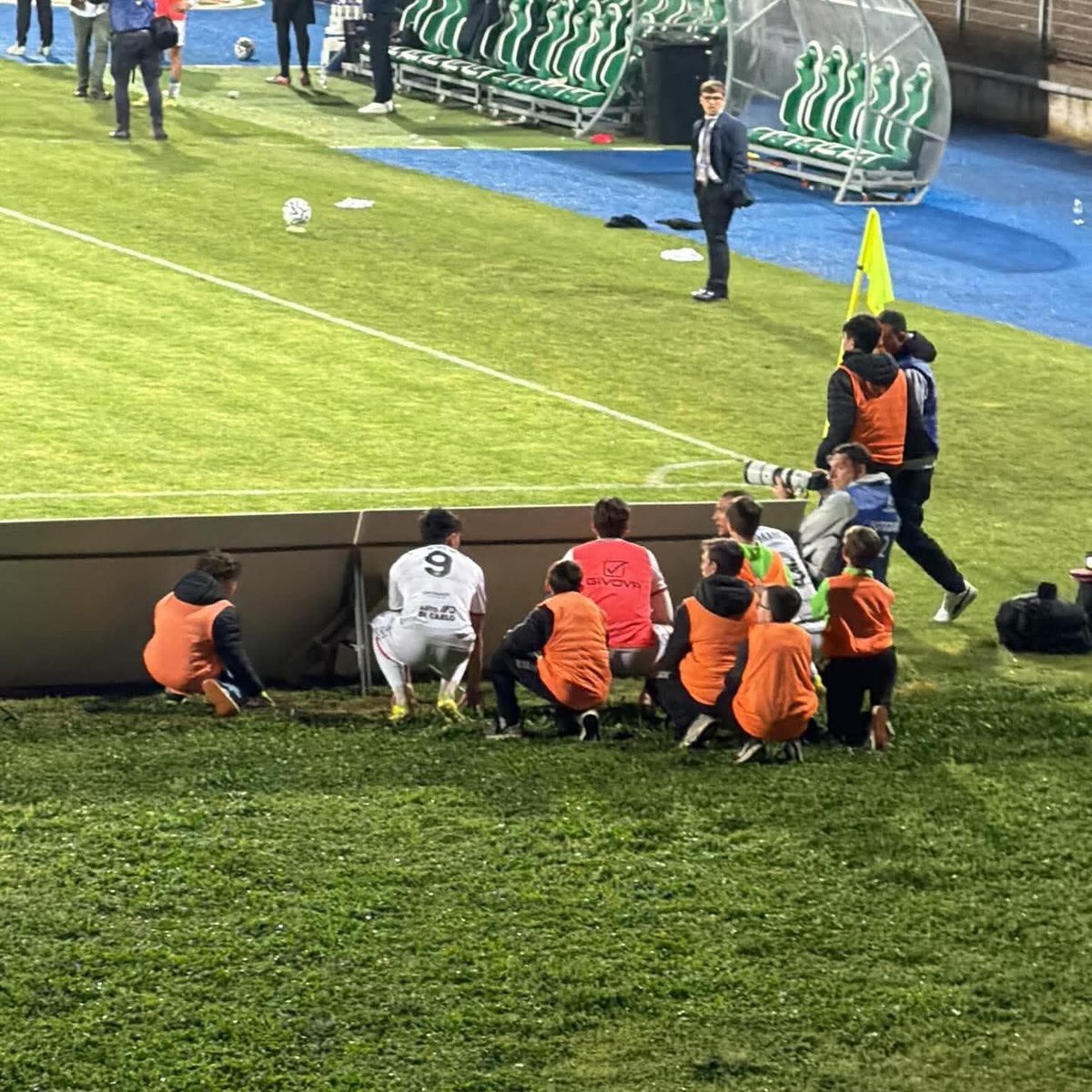 Semplicemente raccapricciante. 

Dobbiamo fare qualcosa . 

Solidarietà ai ragazzi del <a href="/CalcioFoggiaoff/">Calcio Foggia 1920</a>