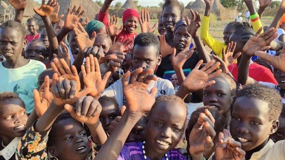 opaisonline's tweet image. Internacional 
ONU estima que 2 milhões de sudaneses possam regressar a casa neste ano
#onu #cartum #opais #opaisonline #gruposoico
Leia mais em: opais.co.mz/onu-estima-que…