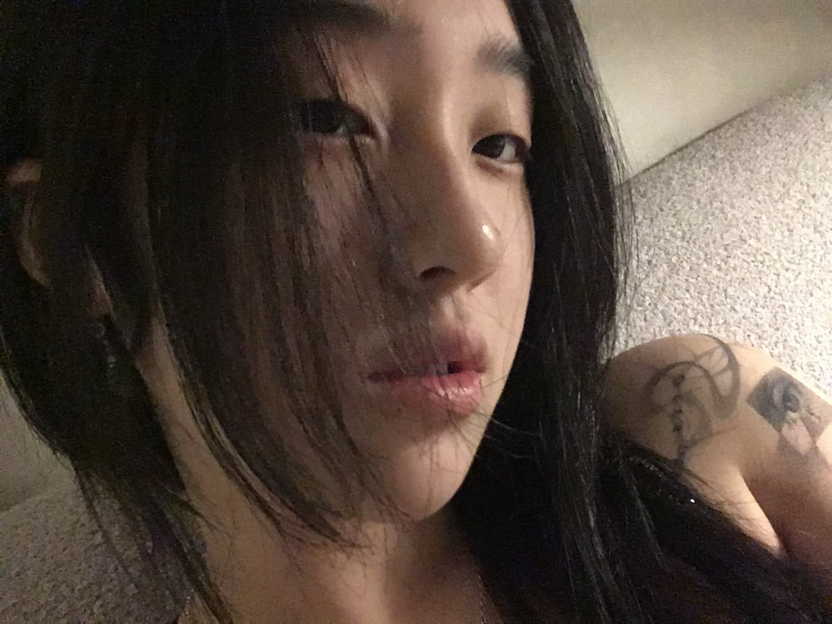 dora_1106's tweet image. 🤍 #les #wlw