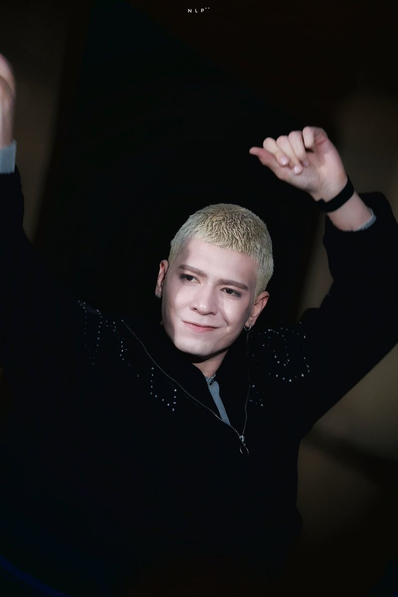 นลป N L P^^ tweet media