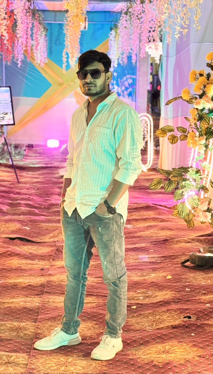 bittusingh1215's tweet photo. प्रेम को समझने के लिए हृदय चाहिए❤️‍🩹, 
निभाने के लिए धैर्य,🤝और पाने के लिए सौभाग्य💎🙏🏻 https://t.co/5K6vNaTmVj