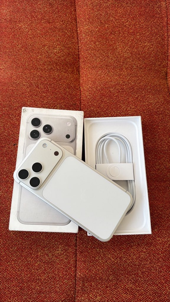 ÅŸ0𝕸Į𝕯Ē💜👟 tweet media