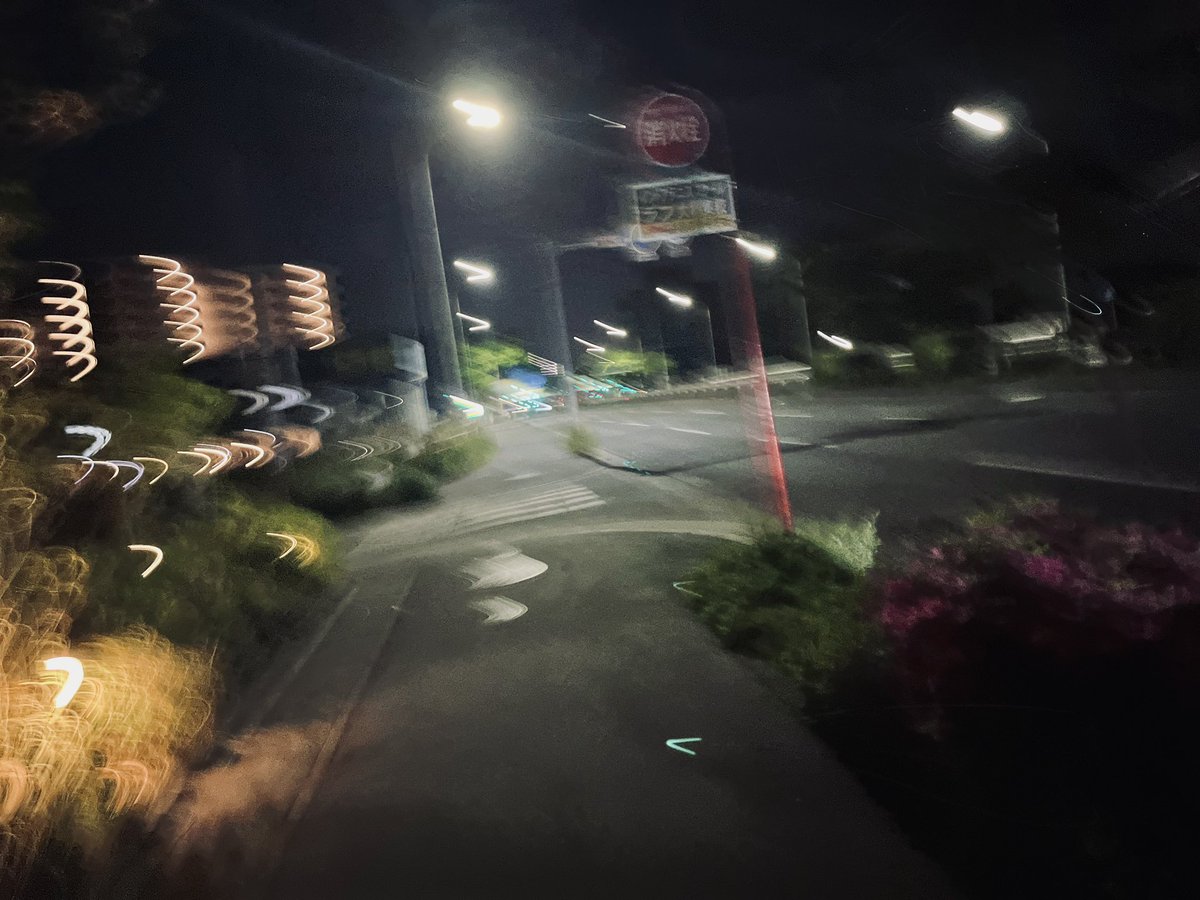 kon__night's tweet image. なんでどうしてが積み重なると麻痺してきたな
ただこの状態を求めていたからちょうどいいや

#photo