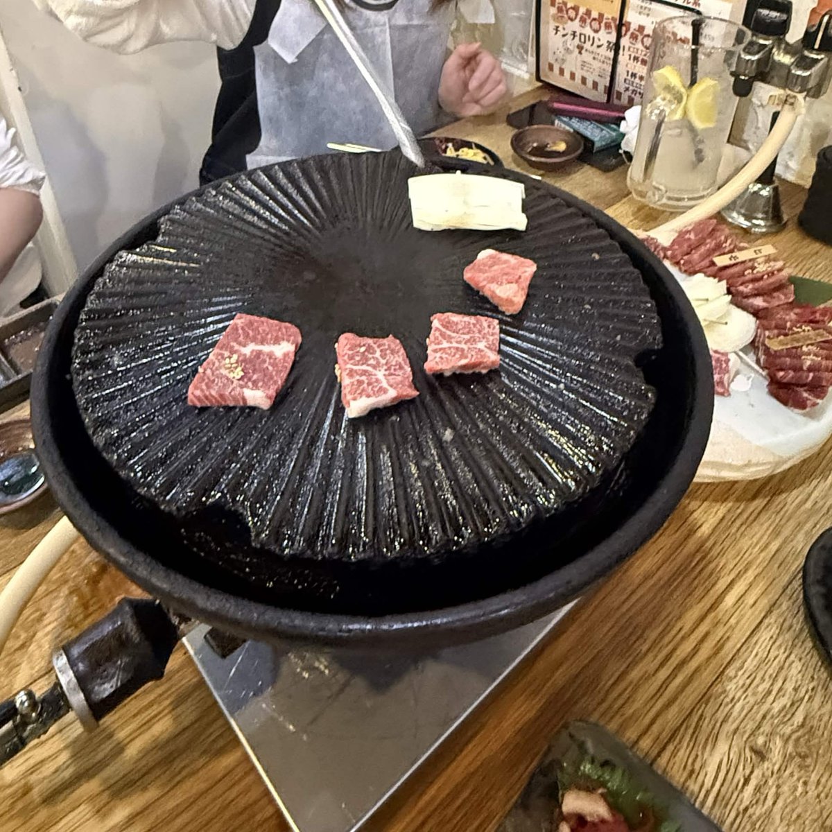 馬刺しと馬焼肉食べてきたぞ～～～～
うまかった！馬しか勝たん
ベストな焼き具合でそれはそれはもううまかった🐴

ギザギザ優勝
