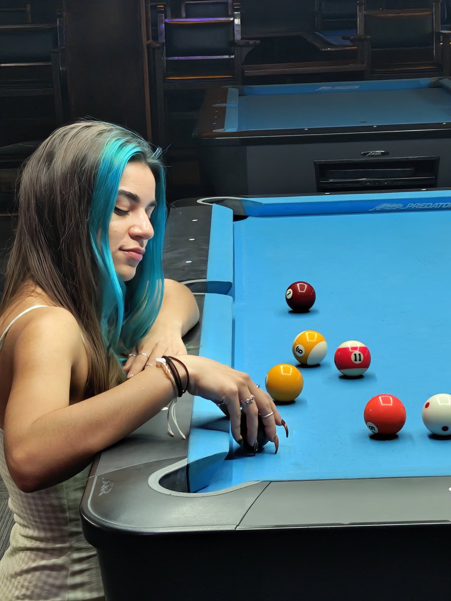 KatLianaMusic's tweet image. 🎀 4 MORE DAYS! 🎀

Here’s some behind the scenes moments on capturing the perfect photo for the new single!

🎀 4 DÍAS MÁS! 🎀 

Aquí te muestro unos momentos detrás de cámara en capturando la foto perfecta para el nuevo sencillo! 

#behindthescenes #detrasdecamaras #photoshoot