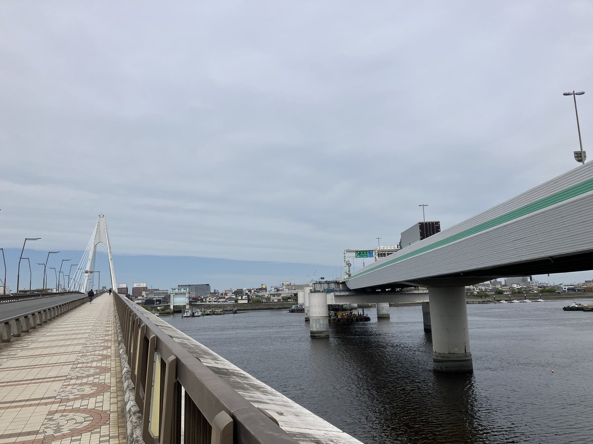 tm_golf_running's tweet photo. 昨日は朝から管制システムトラブルで羽田に昼前に着いてから、空港周辺をジョギング🏃‍♂️‍➡️大師橋まで一周5キロなのでちょうど良い感じ🙆
そのあとはハマスタ行ってジェットコースターみたいな試合展開で振り回されたけど最後は勝ちました⚾️
で、本日はナッシングスツアーファイナルです🤩 https://t.co/2wE0Kzz4yX