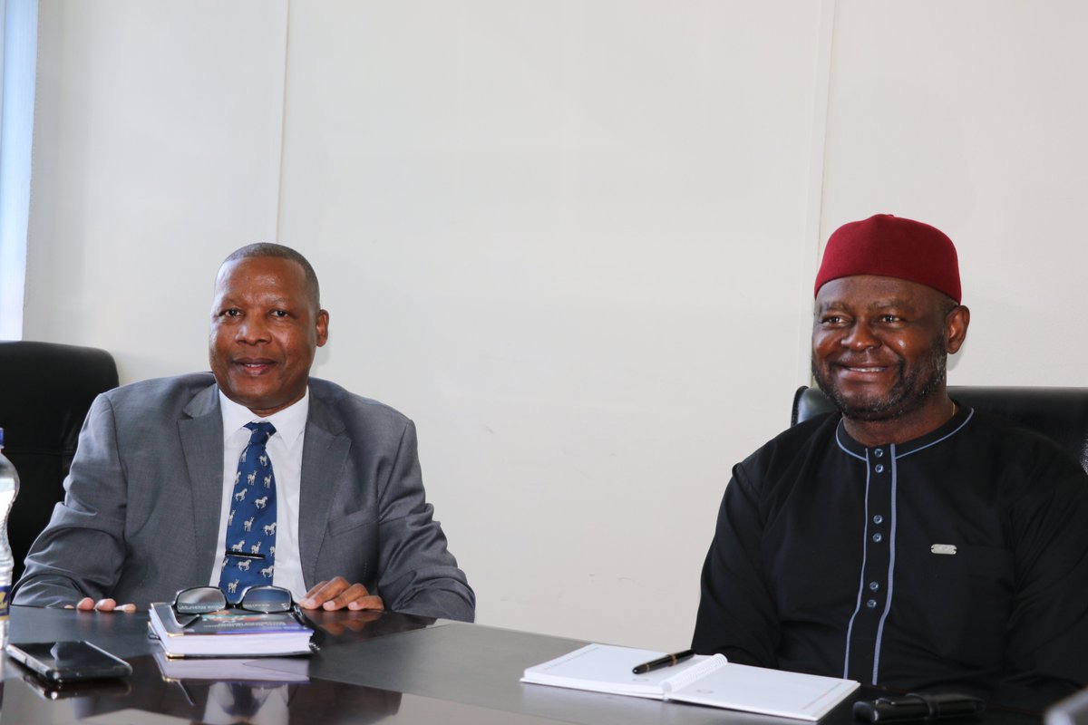 UNEthiopia's tweet image. The @UNEthiopia Head @Ozonnia met with @AddisILO Country Director Khumbula Ndaba and his leadership team to discuss scaling up #UN programmes, including @ilo initiatives, to achieve greater impact and transformational development outcomes in #Ethiopia 🇪🇹.