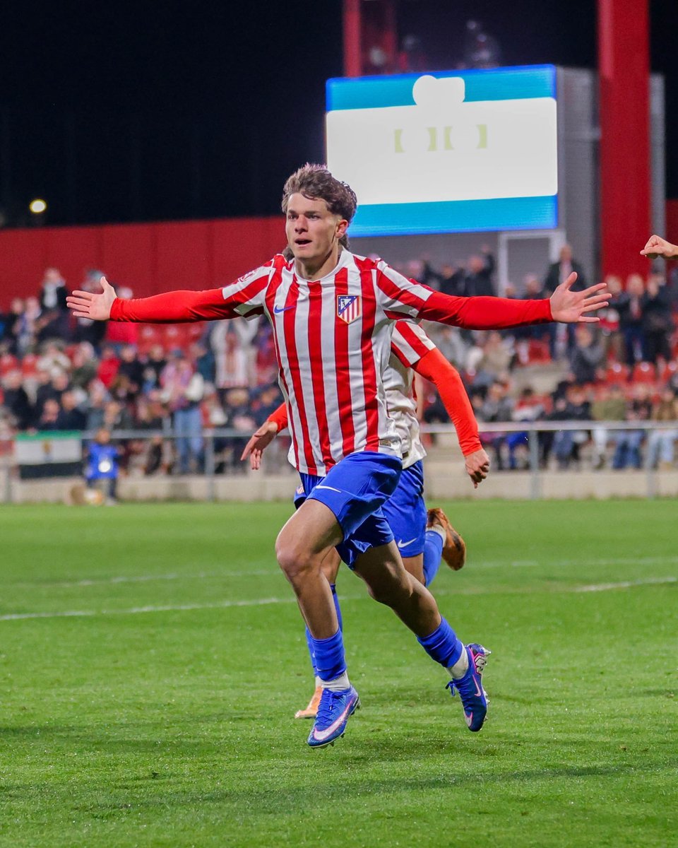⭐️ Miguel Cubo se ESTRENA en una convocatoria con el primer equipo del Atlético de Madrid.

El delantero segoviano, que milita actualmente en el Atlético Madrileño, recibe la recompensa a la gran temporada y su recorrido en La Academia.

¡ENHORABUENA!