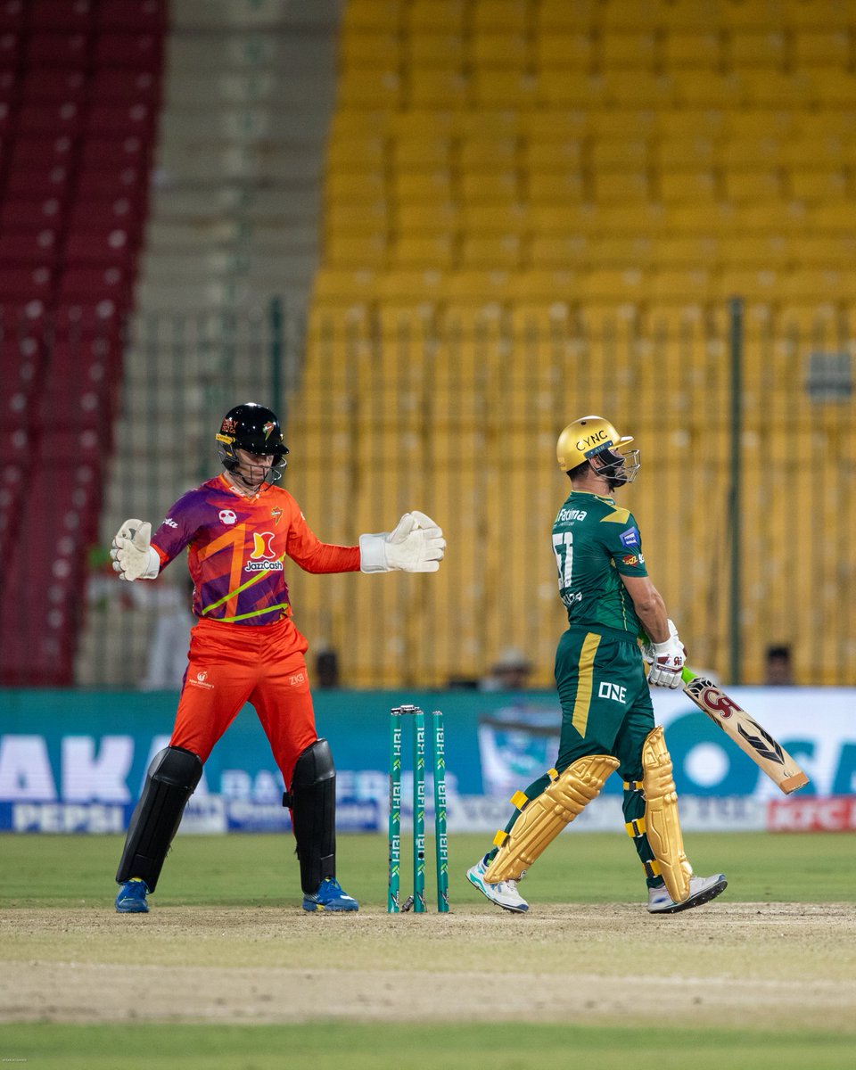 thePSLt20's tweet image. Asif Afridi castled the returning Sahibzada Farhan 🎯

#HBLPSL11 | #NewEra | #RPvMS