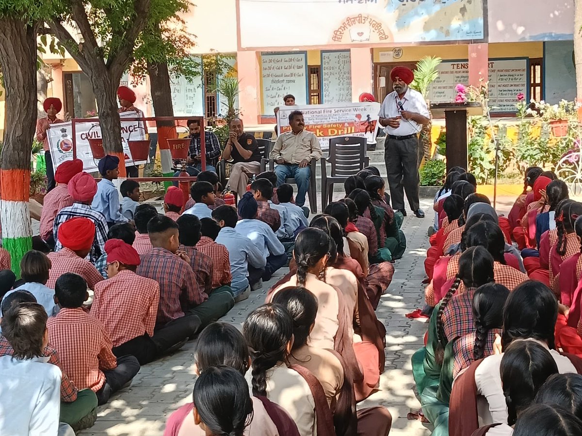 CivilDefence5's tweet photo. Disaster Management Camp at 

Shaheed Gunner Gurbaz Singh
Govt. Sen. Sec. School, Massanian

CD Camp No. 461 https://t.co/tb2MqqnD9E
