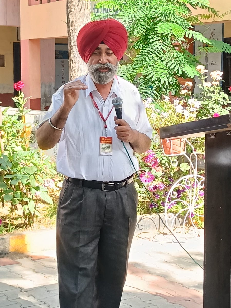 CivilDefence5's tweet photo. Disaster Management Camp at 

Shaheed Gunner Gurbaz Singh
Govt. Sen. Sec. School, Massanian

CD Camp No. 461 https://t.co/tb2MqqnD9E