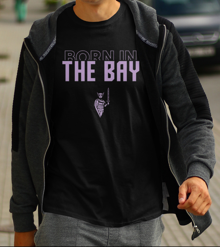 haneenshirtcom's tweet image. Real talk: The spirit of the Golden State Valkyries is unmatched. 🏆 This "Born In The Bay" tee takes me back to the energy of game nights! Anyone else feel that warrior vibe? haneenshirt.com/product/t-shir…

#GoldenState #Valkyries #WarriorSpirit #BornInTheBay
