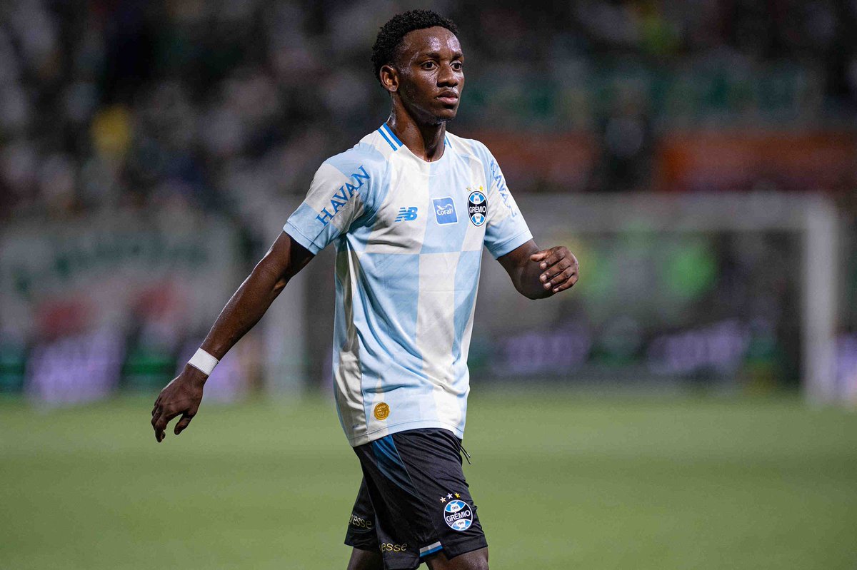 Bruninho: Semifinalsita contra a gente no br17 
Gabriel Mec: Finalista contra a gente no br17 

Sabe qual a diferença deles pro Riquelme? 

Riquelme foi protagonista nas decisões e CAMPEÃO, mas o único que não colocou os pés no profissional.