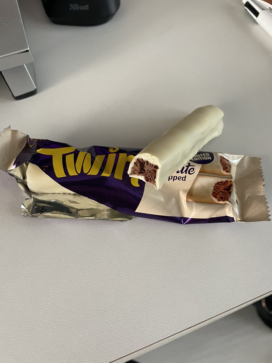 devereux1655's tweet image. Little afternoon treat  - don’t mind if I do- yum #chocolate #treat 🍫