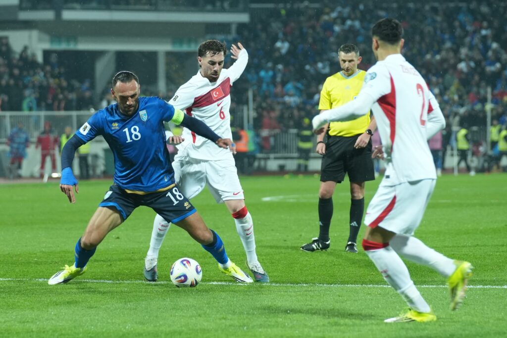 sportklub's tweet image. Otpužen da je prodao Kosovo Turcima, sad stiže u Istanbul

Sa reprezentacijom južne srpske pokrajine bio je nadomak plasmana na Svetsko prvenstvo, ali: sportklub.n1info.rs/fudbal/turska/…

#kosovo #kosova #muriqi #murići