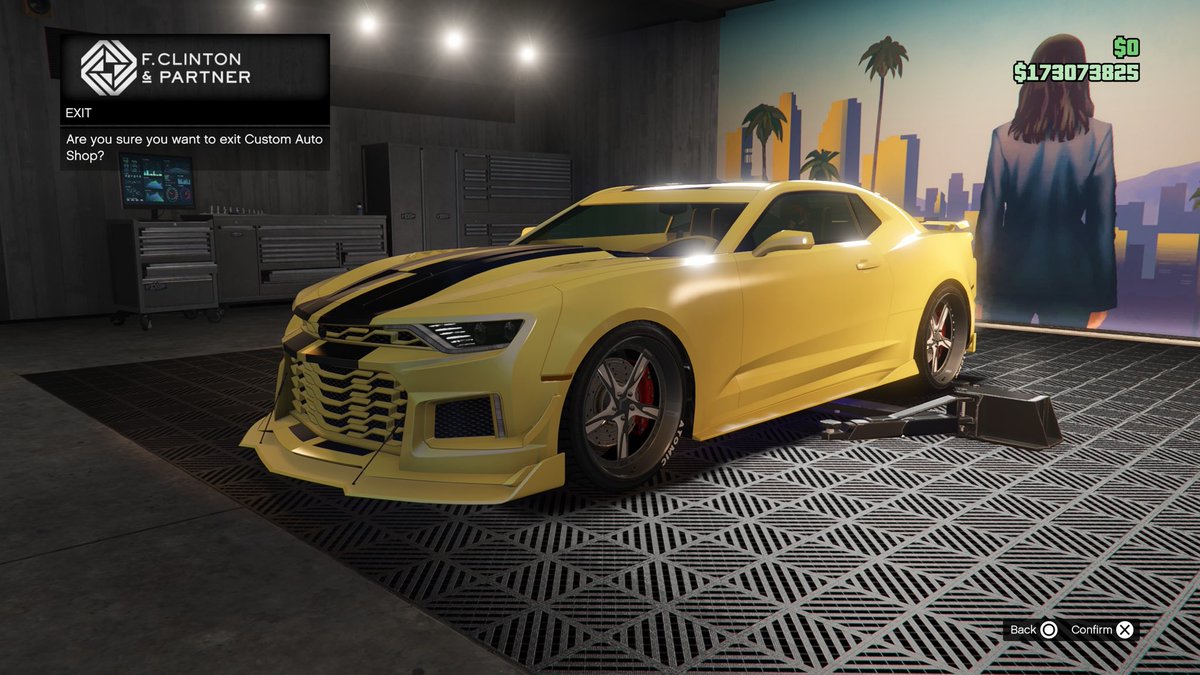 DeathVonDealer's tweet photo. @AnawackYt It’s finally gone? I didn’t even want to play with the shit weather filters, ruined garage tours! Buddy thought my car was orange https://t.co/Tfo5L7ymKv