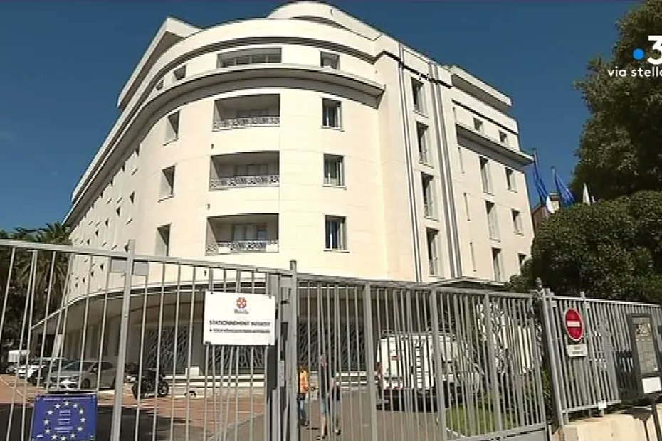 FTViaStella's tweet image. Mairie de #Bastia : le montant des #indemnités des élus fait polémique. 
france3-regions.franceinfo.fr/corse/haute-co…