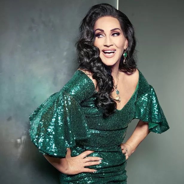 juanelauto's tweet image. Le mostré un video de un show drag a mi hermano de 20 y le gustó. #culture