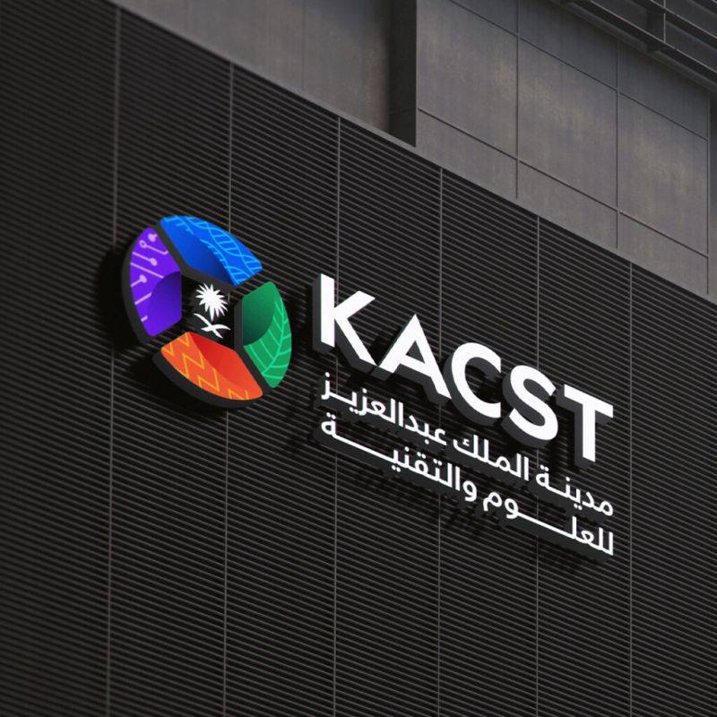 iAstroFaisal's tweet photo. السعودية نحو القمر 🇸🇦

في خطوة قوية تعكس طموح المملكة في الفضاء، وقّعت مدينة الملك عبدالعزيز للعلوم والتقنية (KACST) اتفاقية شراكة مع شركة ispace اليابانية، واللي تعتبر من أبرز الشركات العالمية في استكشاف القمر.

الاتفاقية تمت ضمن المنتدى السعودي–الياباني، تحت مظلة “استثمر في السعودية”، وتركّز بشكل مباشر على تطوير تقنيات استكشاف القمر داخل المملكة.

تشمل الشراكة:

✦ تصميم وتصنيع واختبار وتشغيل تقنيات قمرية متقدمة
✦ تطوير أنظمة العربات الجوالة (Rovers) للعمل على سطح القمر
✦ دراسة إمكانية نقل وإرسال حمولات سعودية إلى القمر مستقبلًا
✦ تنفيذ مبادرات تهدف إلى بناء القدرات الوطنية في قطاع استكشاف القمر

الدكتورة مريم نوح من KACST أكدت إن الشراكة هذي جزء من توجه أكبر لرفع مكانة المملكة في قطاع الفضاء، وبناء خبرات وتقنيات محلية تدعم رؤية 2030.

ومن جهة ثانية، رئيس شركة ispace وضّح إنهم بيجمعون خبرتهم في مهام القمر مع قدرات السعودية، وبيبدؤون بأنظمة العربات القمرية ونقل الحمولات، وهذي مجرد البداية لمشاريع أكبر قادمة.
