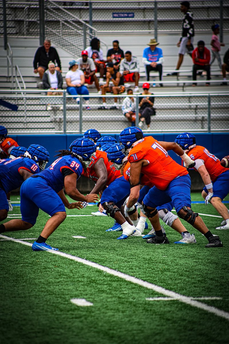 HCU Football tweet media