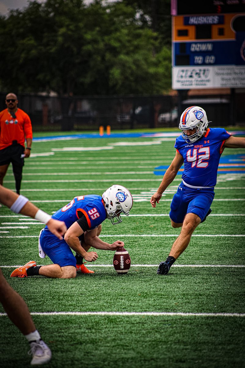 HCU Football tweet media