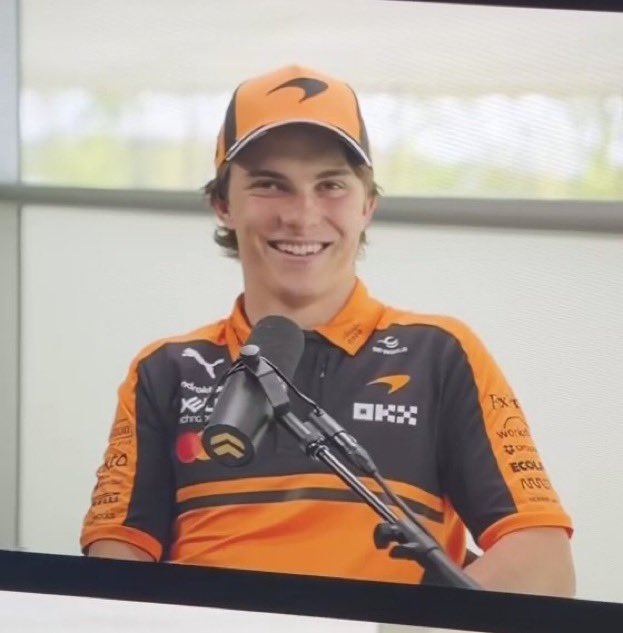 oscar piastri's pr manager tweet media