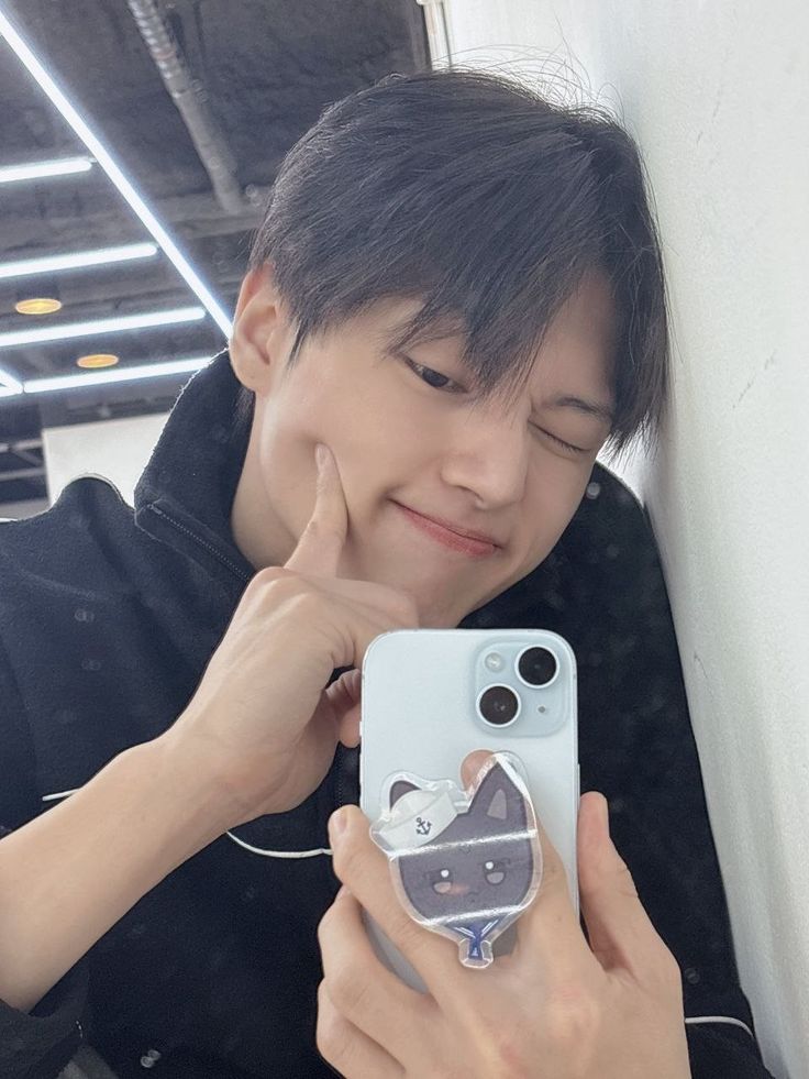 🫧 . . . MAR! 𐔌˙. MJ BIOPIC WEEK tweet media