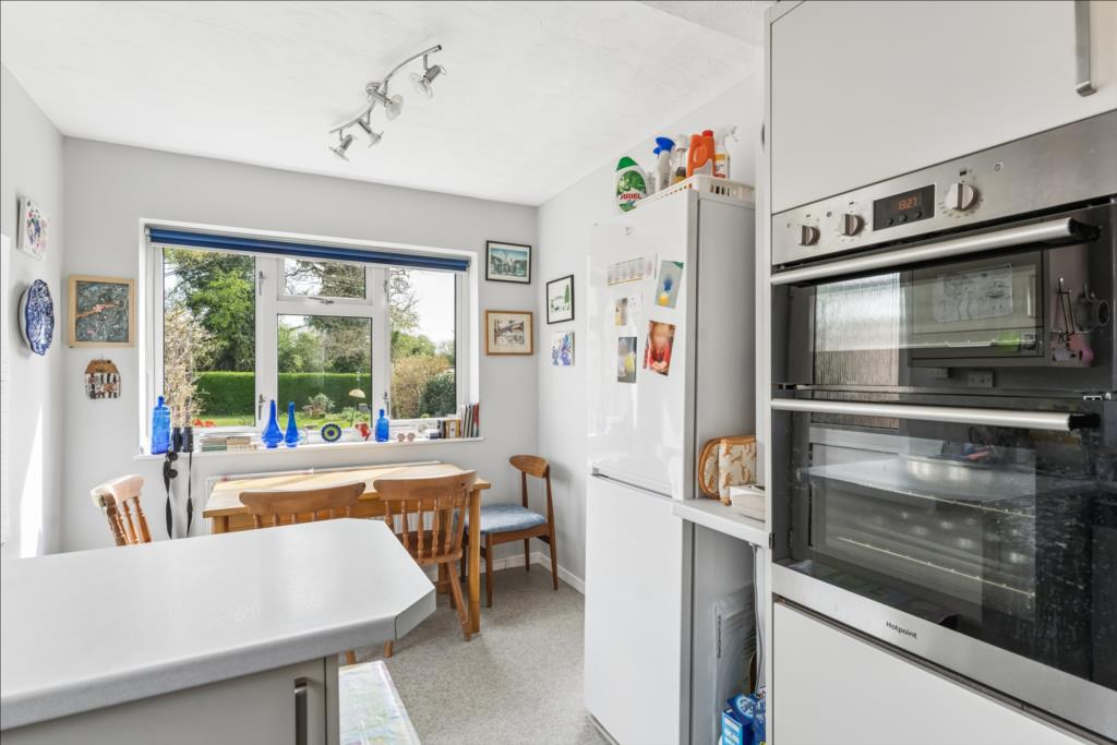 StonegateEA's tweet photo. 🏠Ninesprings Way, HITCHIN, Hertfordshire, SG4 9NX🏠
💷GUIDE PRICE £550,000💷

🛏Discover this charming 3 bedroom bungalow, a perfect blend of comfort and convenience ideally situated in a tranquil neighbourhood🛏

https://t.co/o7dsnHZOxS https://t.co/AY0FGn2sCb