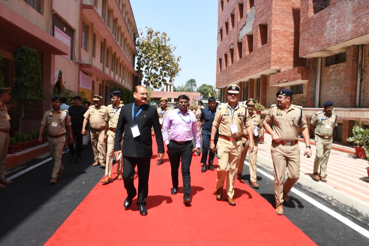 DM Meerut tweet media