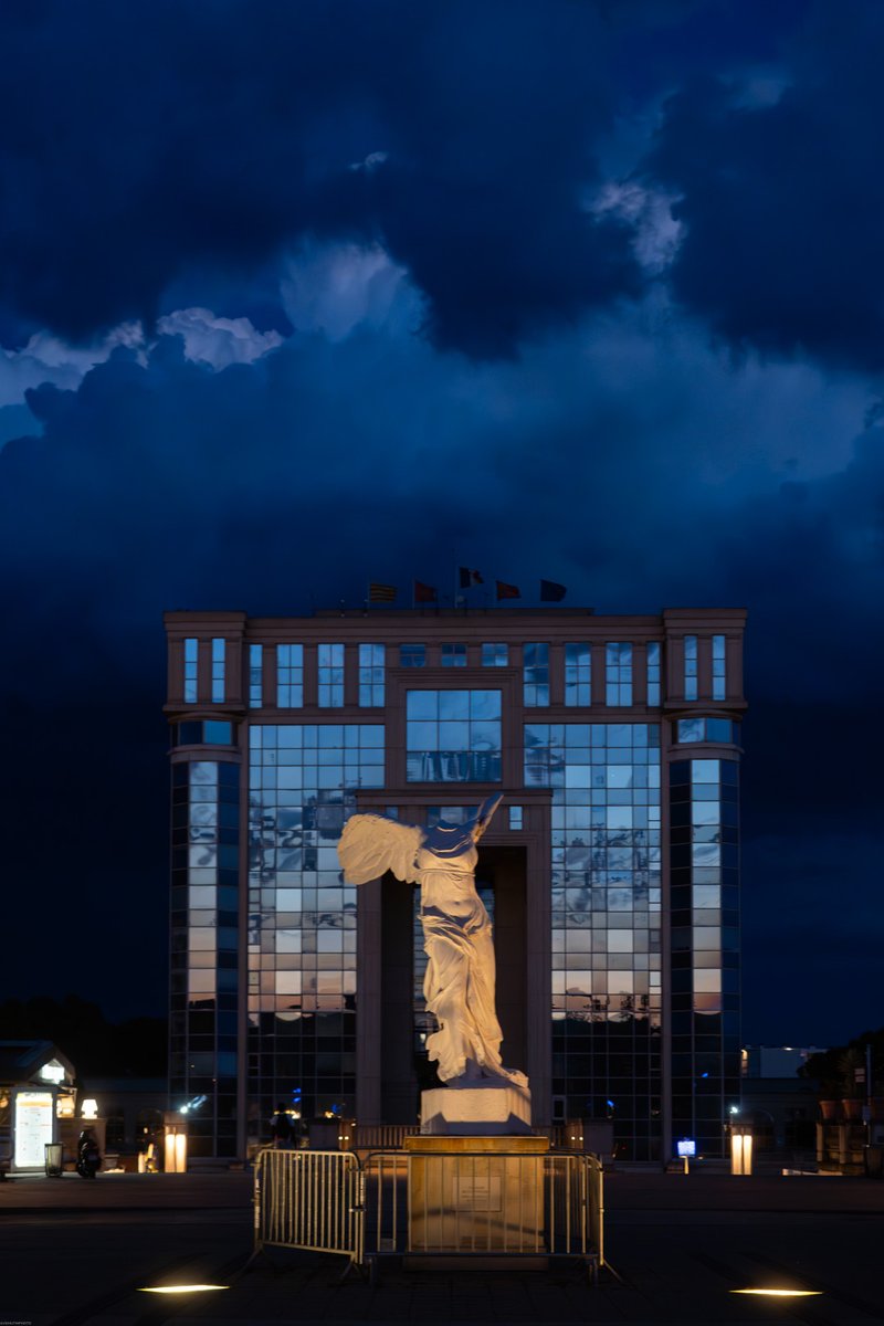 davidhutinphoto's tweet image. Au bout d'Antigone, Montpellier

#photo #photographe #photography #streetphotography #cityscape