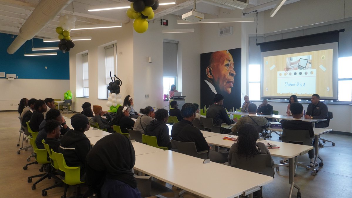 GSA_Chargers's tweet image. CollegeBound “What Now?” Panel 🎓✨ @collegeboundfnd 

Our 12th grade scholars got real unfiltered insight into college life during the What Now? College Panel. It featured former college students who attended HBCUs and came back to pour into the next generation. 💚
#CollegeBound