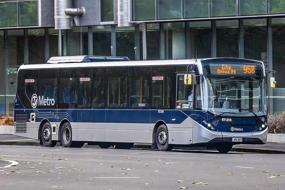 Jipe Trains n Buses tweet media