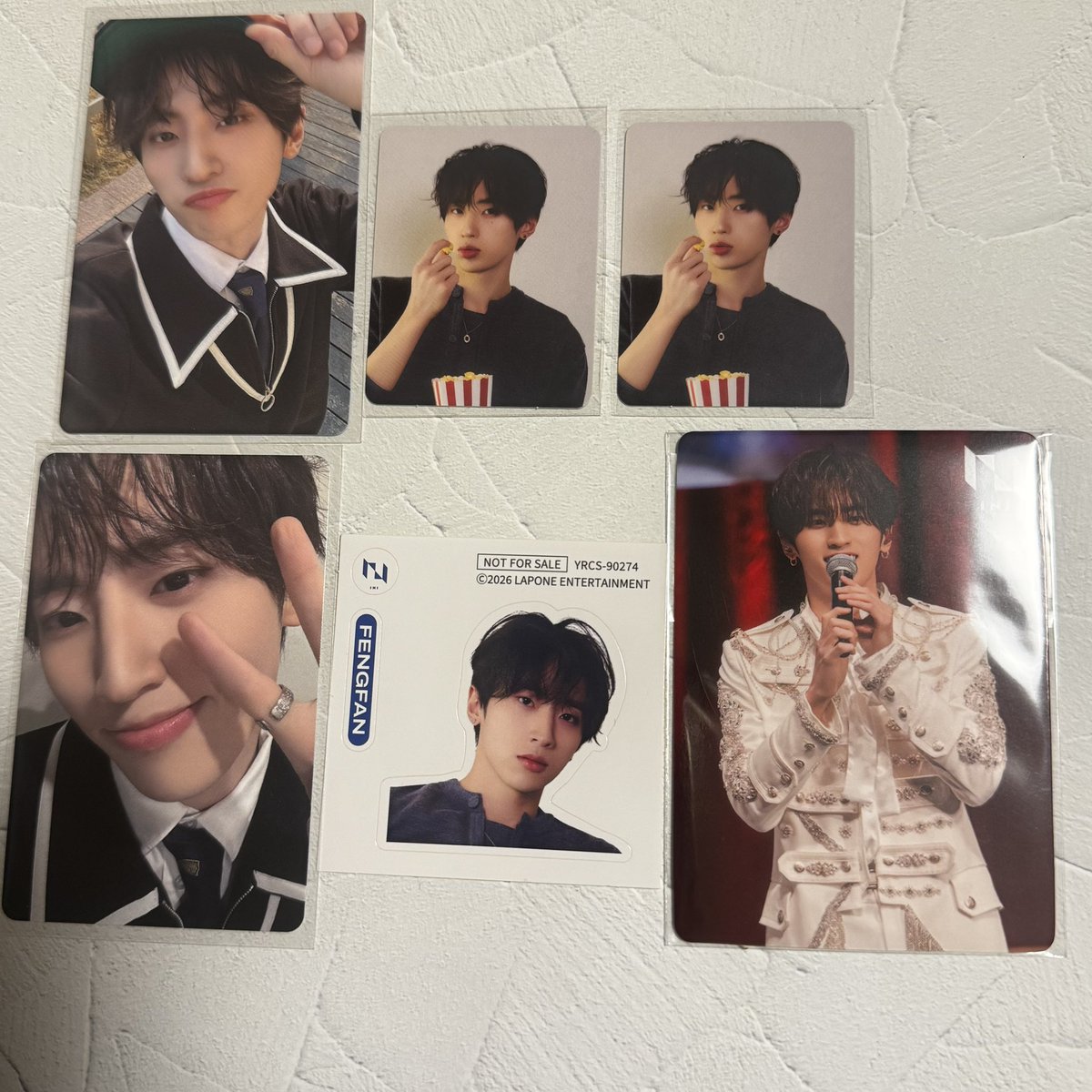 フユツキ tweet media