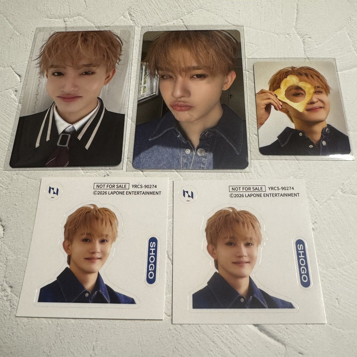 フユツキ tweet media