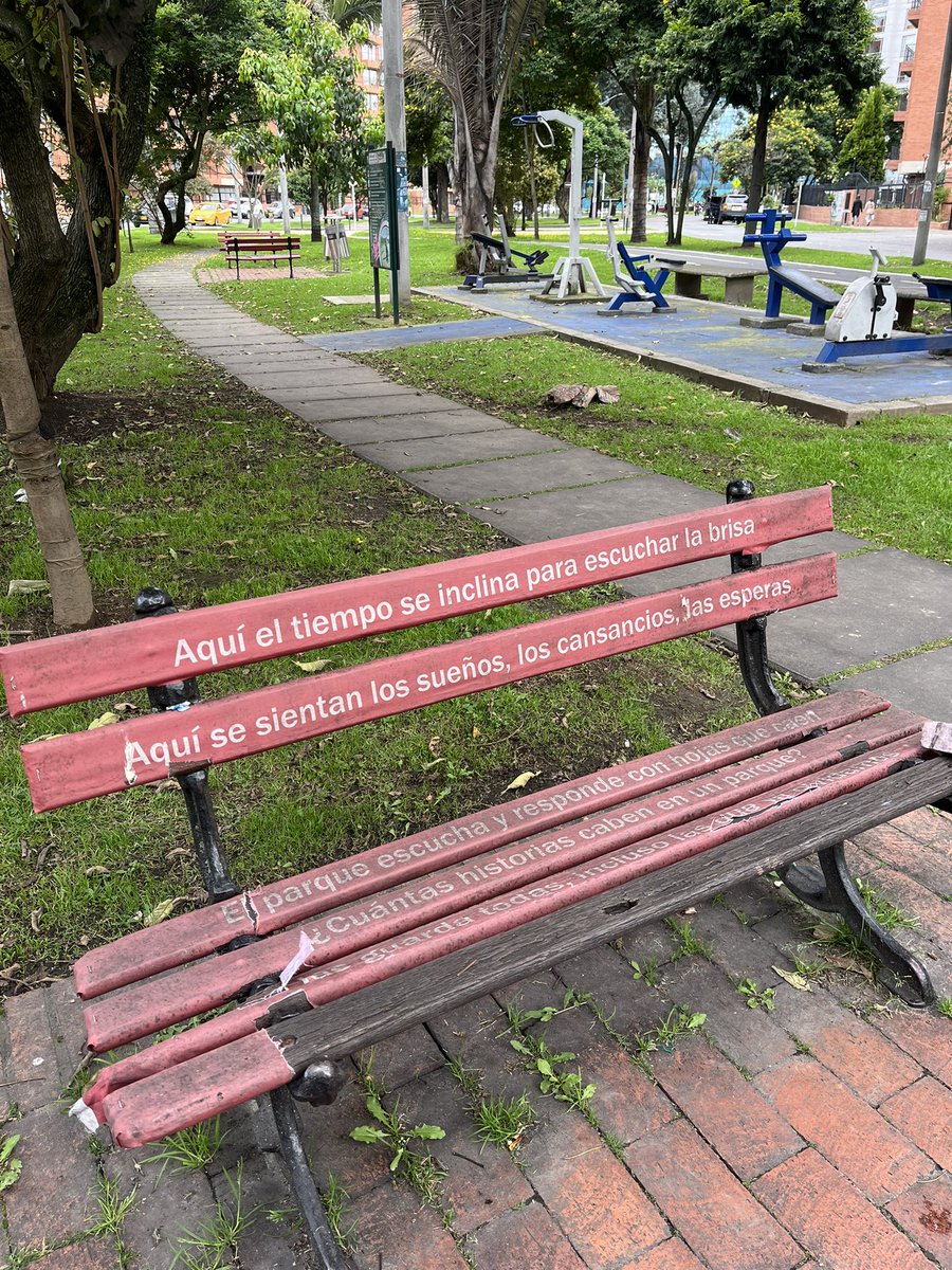 MateoPine's tweet photo. En Bogotá debemos recuperar el espacio para convivir, para pausar, para el encuentro. 

La próxima administración y el concejo tienen el enorme reto de frenar la voraz selva de cemento de las constructoras de vivienda. https://t.co/aghQPVmzMt