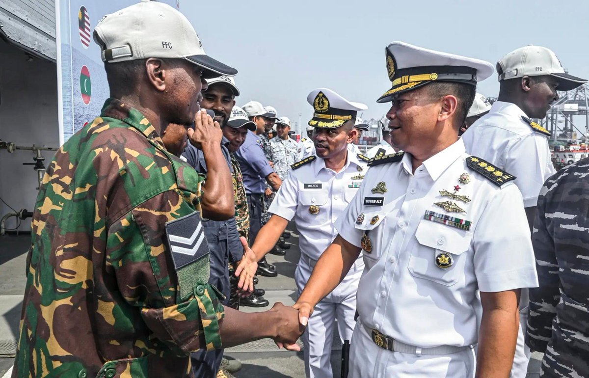 timesofindia's tweet image. #InPics | Indian Navy personnel pose for a photograph during INS Sunayna’s port call in Jakarta, Indonesia, as part of the IOS SAGAR initiative, highlighting India’s maritime cooperation and outreach in the region.

#IndianNavy #INSSunayna #Jakarta #Indonesia #MaritimeSecurity