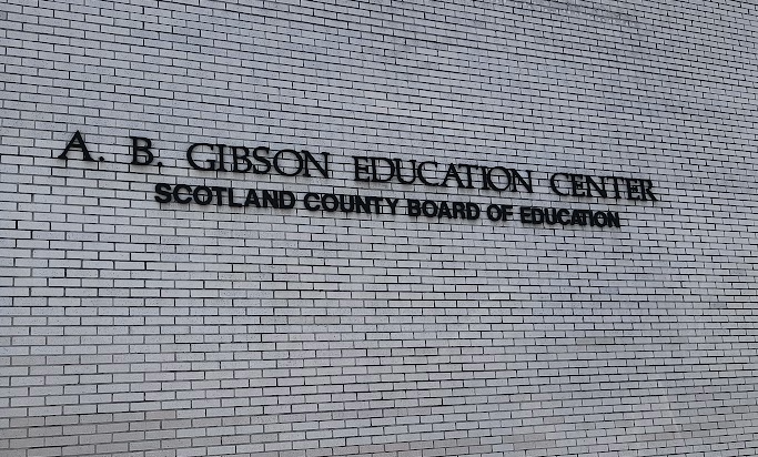 stepup_NCSSM's tweet photo. Step Up to STEM’s Dr. Gerri Cole and Extended Learning’s Camilla Brothers visited Scotland County Schools and @psrcedu last week! It was wonderful to share the opportunities available to students in Scotland and Robeson County as a result of the Anonymous Trust grant! https://t.co/eY4Xo4LInq