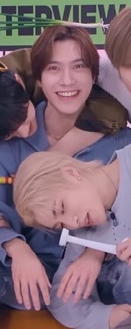 henderyloml_'s tweet image. i don’t even smoke but xiaodery got me feeling like i need a cigarette